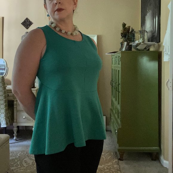 EUC Anthropologie Deletta Sleeveless Green Top M - Picture 1 of 5